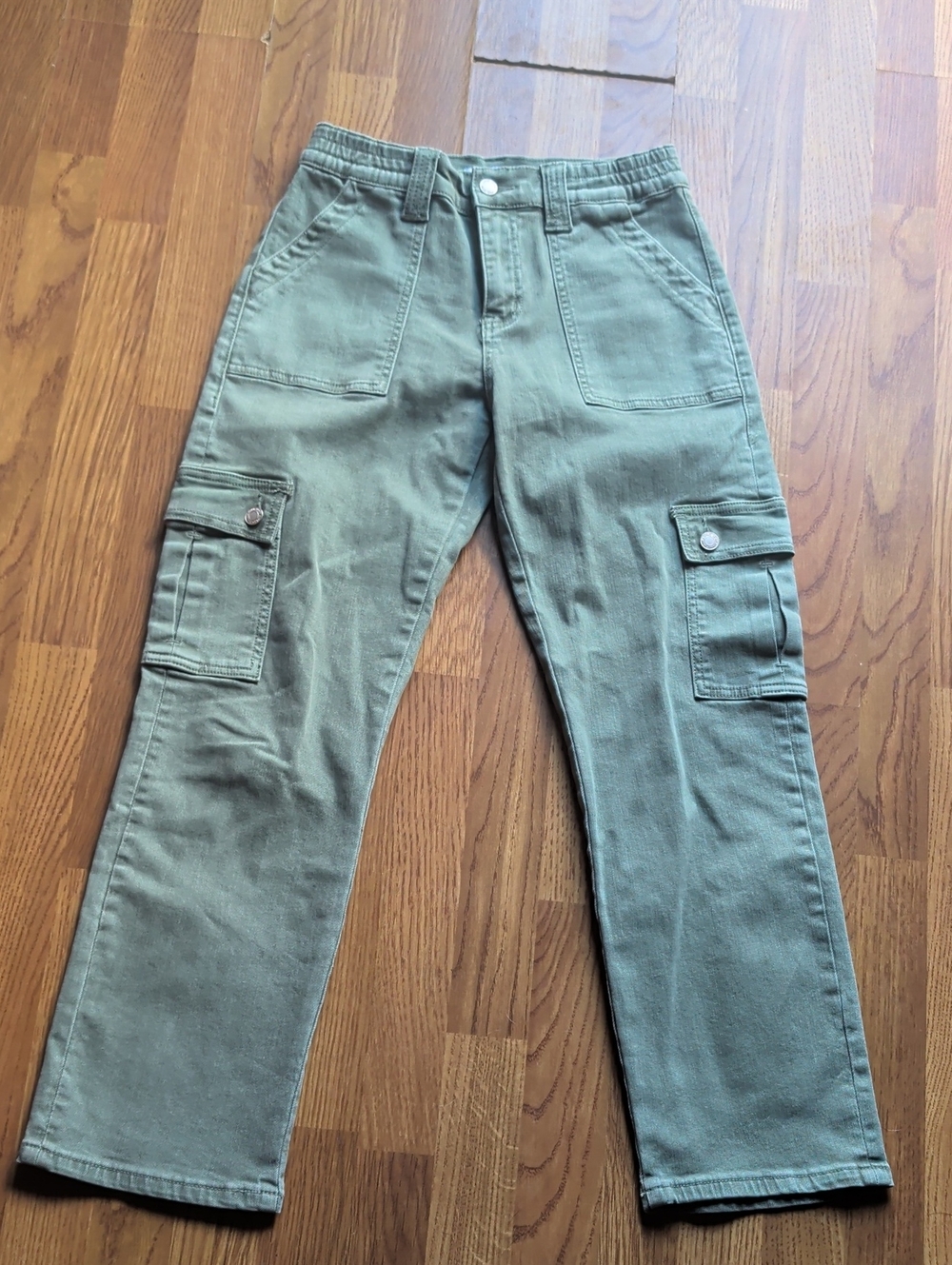 Cargo Pants in Olive Green